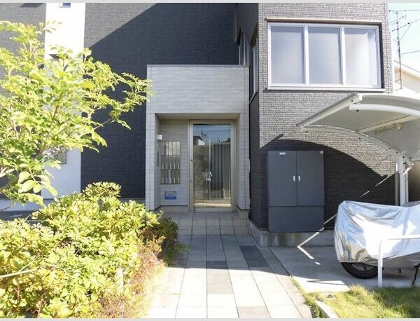 メゾンCoCoのエントランス