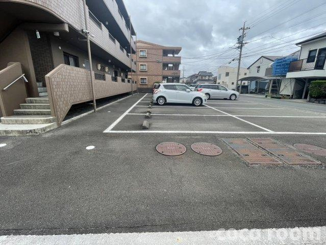 ヴィーヴルⅠの駐車場