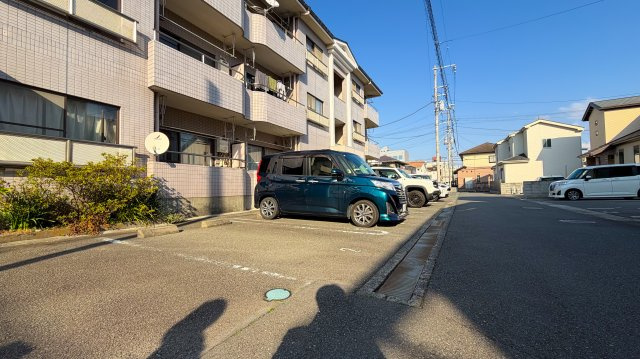 サンシャインＵの駐車場