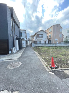 【前面道路含む現地写真】