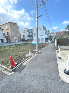 【前面道路含む現地写真】