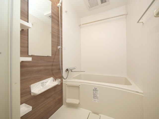 セレニテ新大阪グランデミリューの浴室