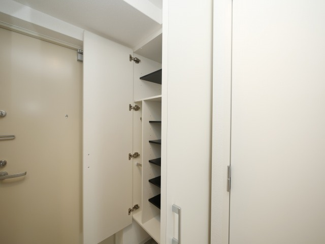 セレニテ新大阪グランデミリューの収納