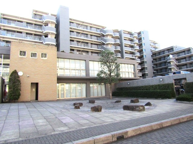 ルネ・マザーズシティ南棟の外観