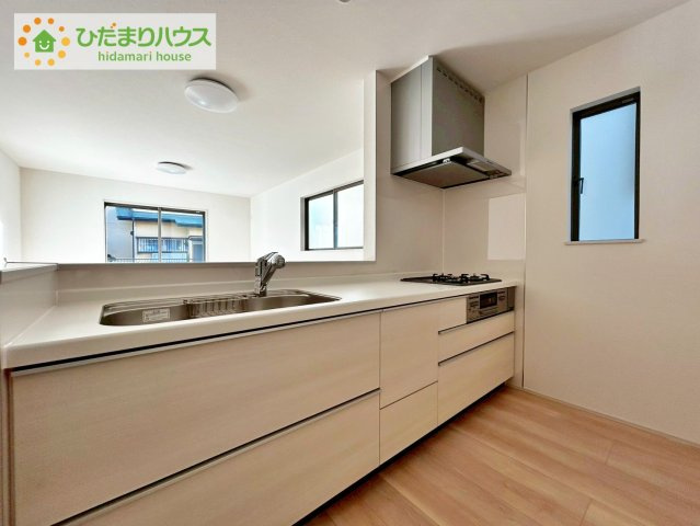 日立市森山町3期　新築戸建　2号棟のキッチン|お料理しながら、TVだって見れちゃいます！