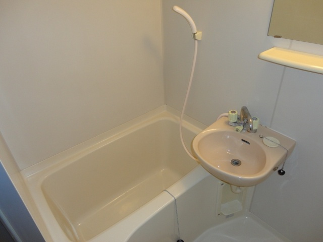 ベルメーユ滝原の浴室