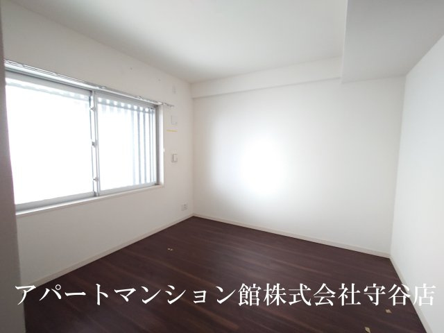 レーベンリヴァーレ竹園レジデンスの寝室