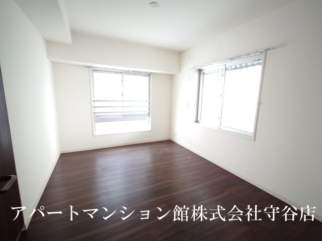 レーベンリヴァーレ竹園レジデンスの寝室