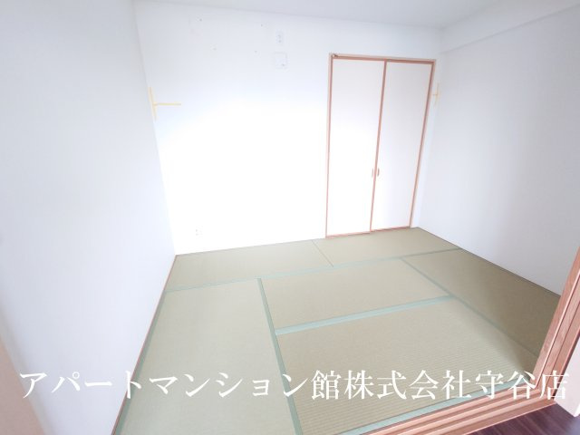 レーベンリヴァーレ竹園レジデンスの和室