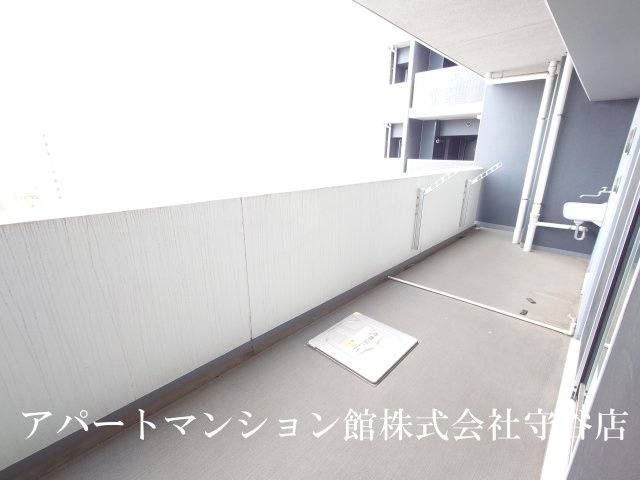 レーベンリヴァーレ竹園レジデンスのバルコニー