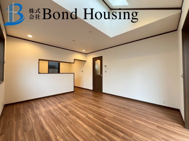 南向きで陽当たり良好　長畑町　中古戸建の洋室