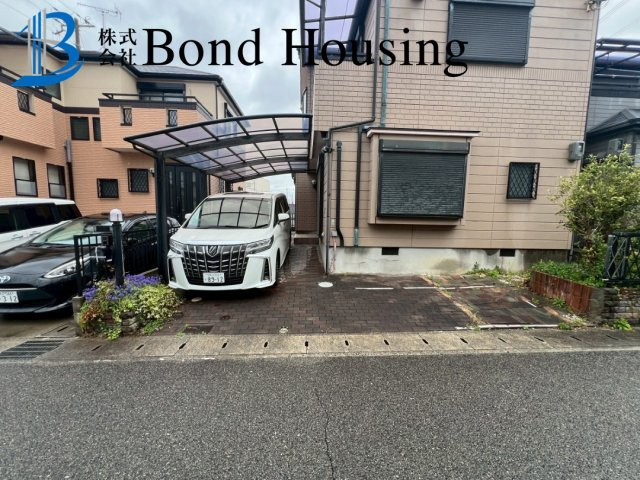 南向きで陽当たり良好　長畑町　中古戸建の前面道路含む現地写真