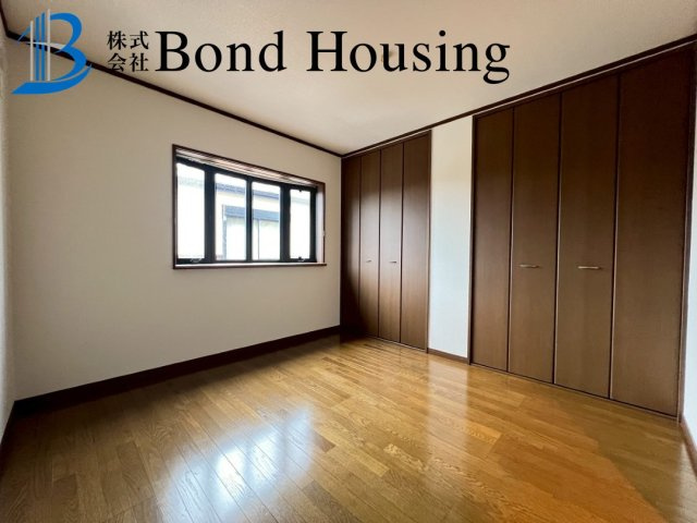 南向きで陽当たり良好　長畑町　中古戸建の洋室