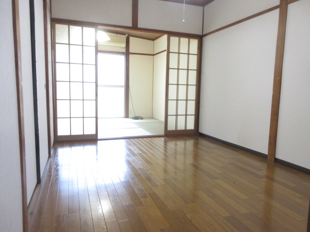 【洋室】 | 松栄荘