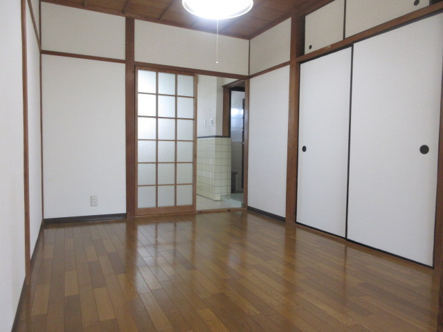 【洋室】 | 松栄荘