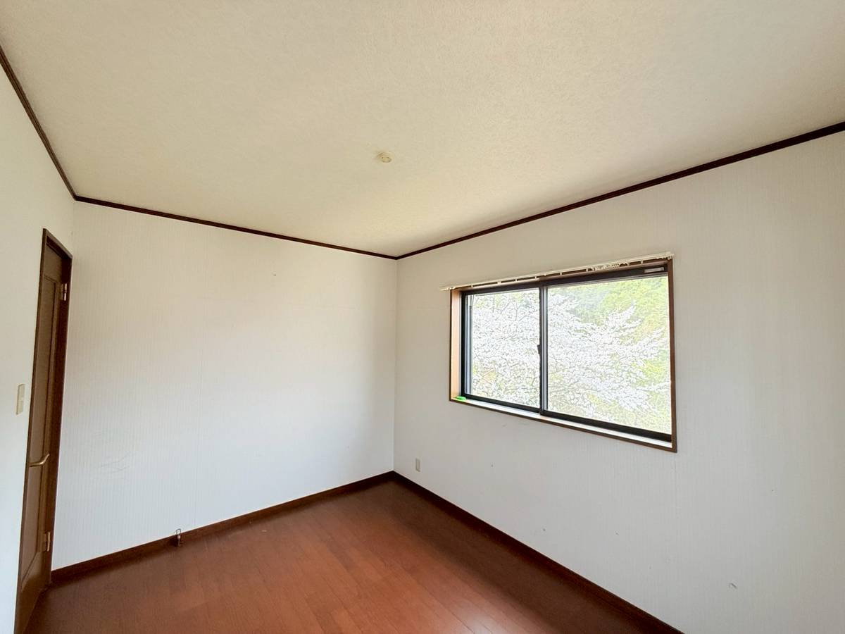 海南市七山中古戸建　2棟セット売りの洋室