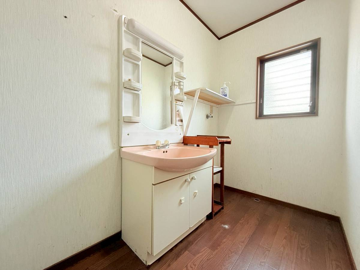 海南市七山中古戸建　2棟セット売りの独立洗面台