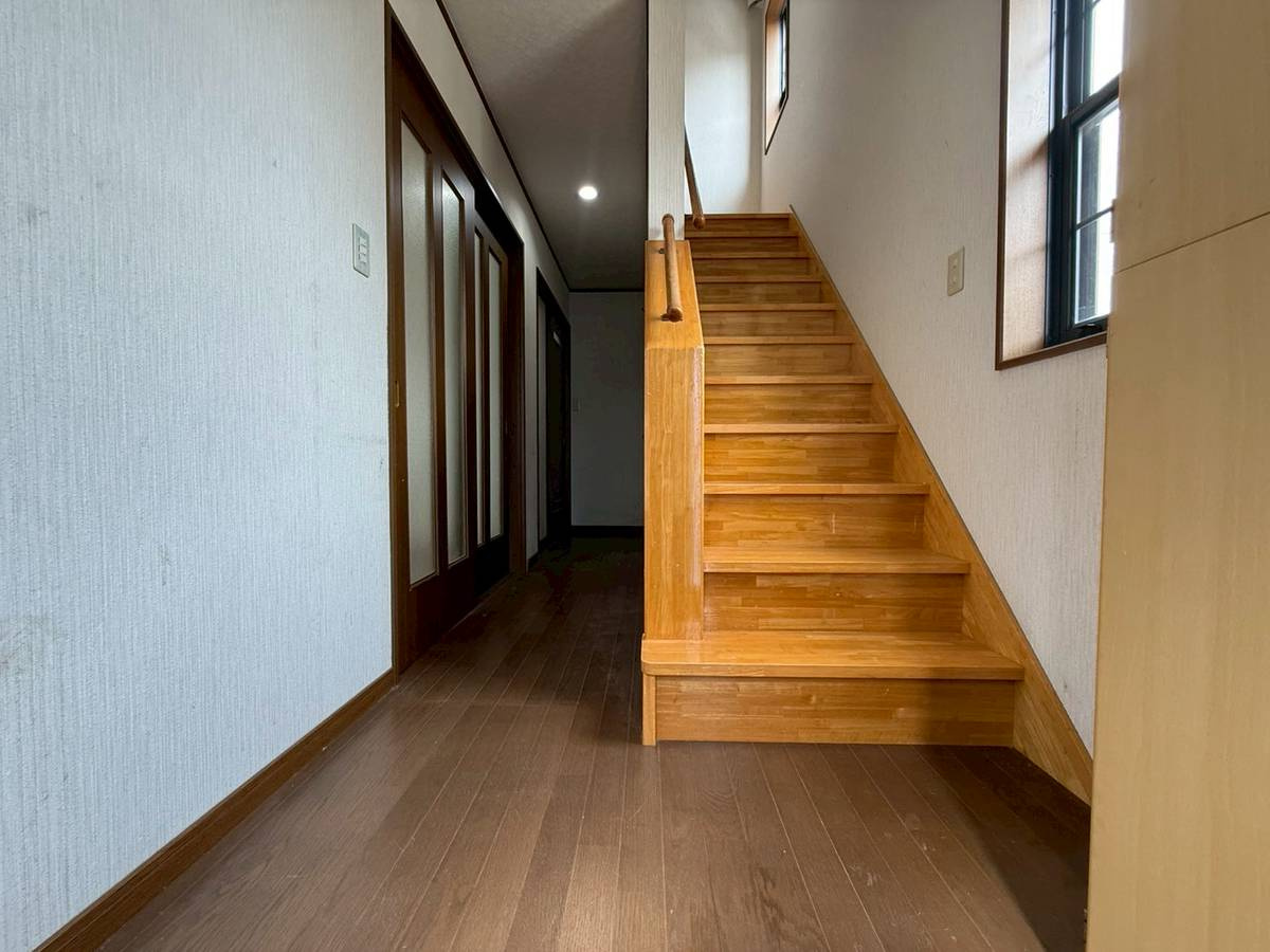 海南市七山中古戸建　2棟セット売りの玄関