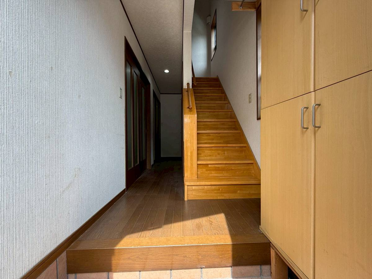 海南市七山中古戸建　2棟セット売りの玄関