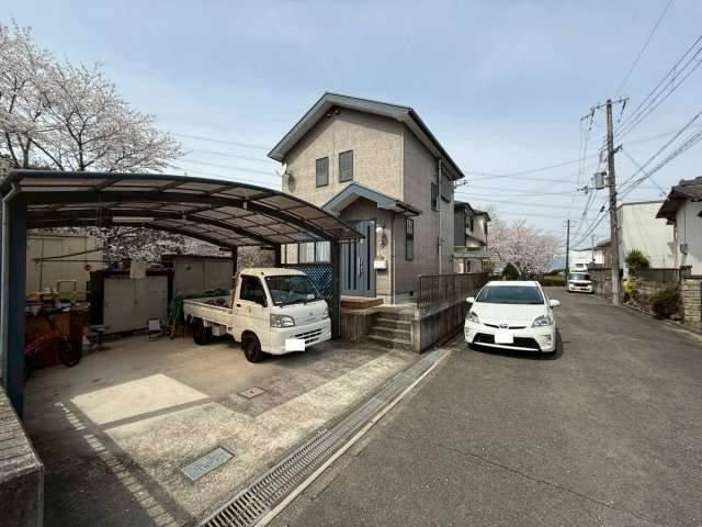 海南市七山中古戸建　2棟セット売りの前面道路含む現地写真