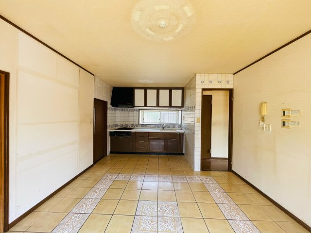 あきる野市舘谷　中古戸建の居間・リビング