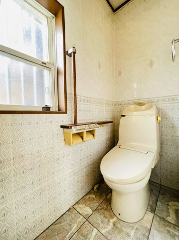 あきる野市舘谷　中古戸建のトイレ