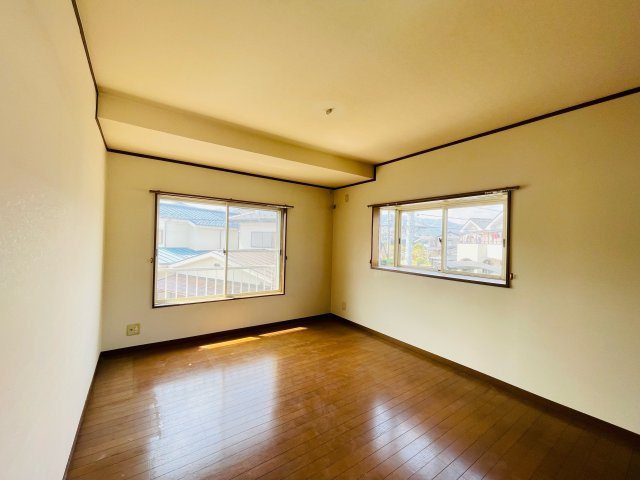 あきる野市舘谷　中古戸建の洋室|２階洋室