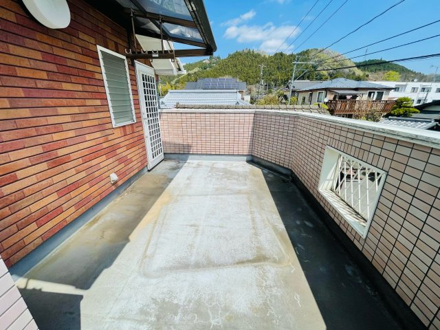 あきる野市舘谷　中古戸建のバルコニー