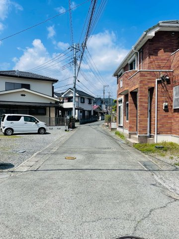 あきる野市舘谷　中古戸建の前面道路含む現地写真|南側前面道路