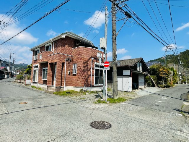 あきる野市舘谷　中古戸建の前面道路含む現地写真|前面道路