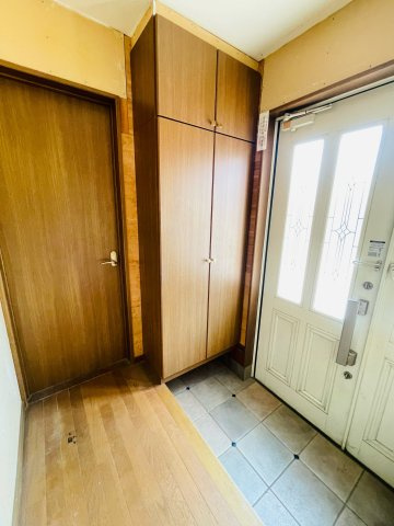 あきる野市舘谷　中古戸建の玄関