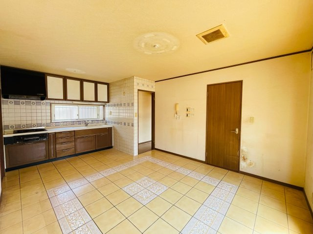 あきる野市舘谷　中古戸建の居間・リビング