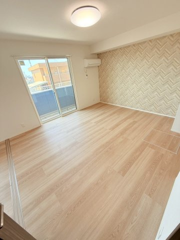 ロータスヒル　B棟の居間・リビング