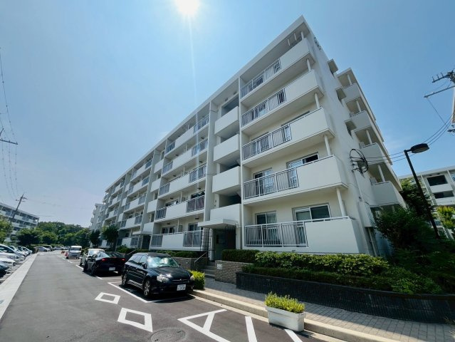 グリーンヒル新多聞305号棟の外観