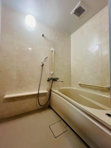 グリーンヒル新多聞305号棟の浴室