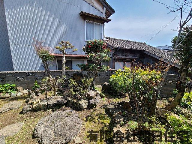 【庭】 | 八束町遅江中古戸建 | お庭好きにはたまりません！