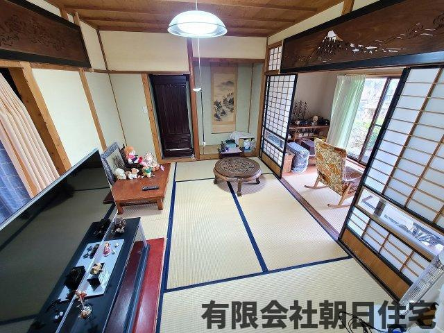【居間・リビング】 | 八束町遅江中古戸建 | 広い和室です～
