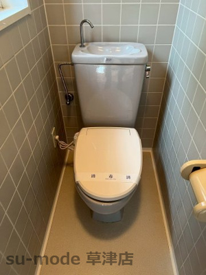 【トイレ】 | 田辺町貸家 | ゆったりとした空間のトイレです