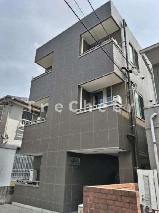 グラド新宿の外観