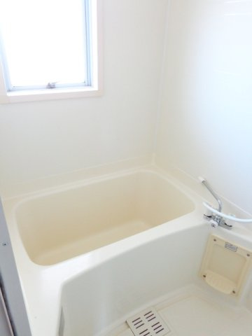 西平ハイツの浴室