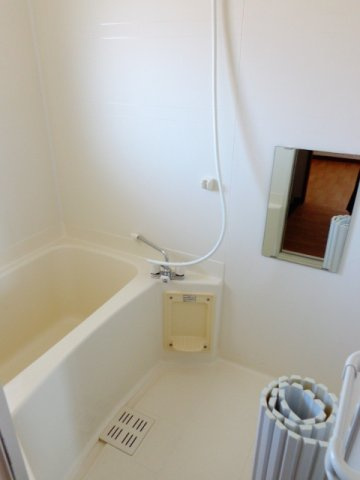 西平ハイツの浴室