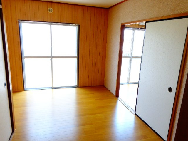 西平ハイツの居間・リビング