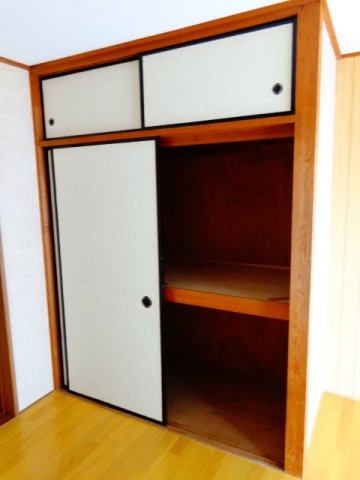 西平ハイツの収納