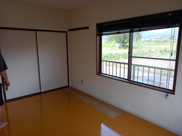 揖斐川町房島の洋室