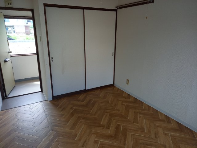 揖斐川町房島の洋室