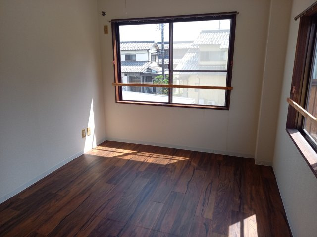 揖斐川町房島の洋室