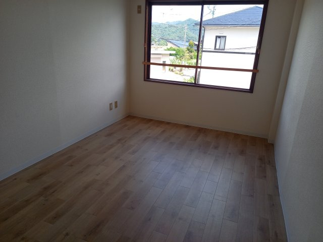 揖斐川町房島の洋室