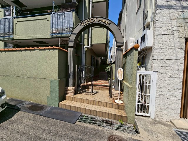 モンラヴィ六甲南のエントランス