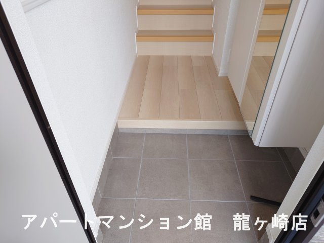 ウエスト　Ａの玄関