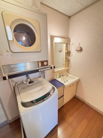 稲敷郡阿見町中央７丁目　中古戸建の独立洗面台